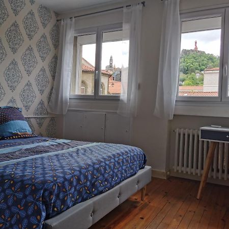 Chambre Privee Dans Appart Partage, Centre Ville, Avec Vue Sur Les Monuments Le Puy-en-Velay Εξωτερικό φωτογραφία