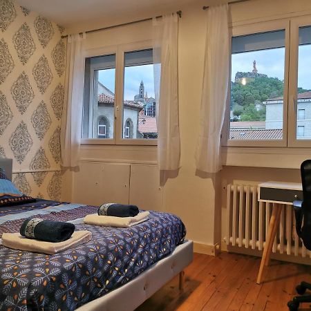 Chambre Privee Dans Appart Partage, Centre Ville, Avec Vue Sur Les Monuments Le Puy-en-Velay Εξωτερικό φωτογραφία