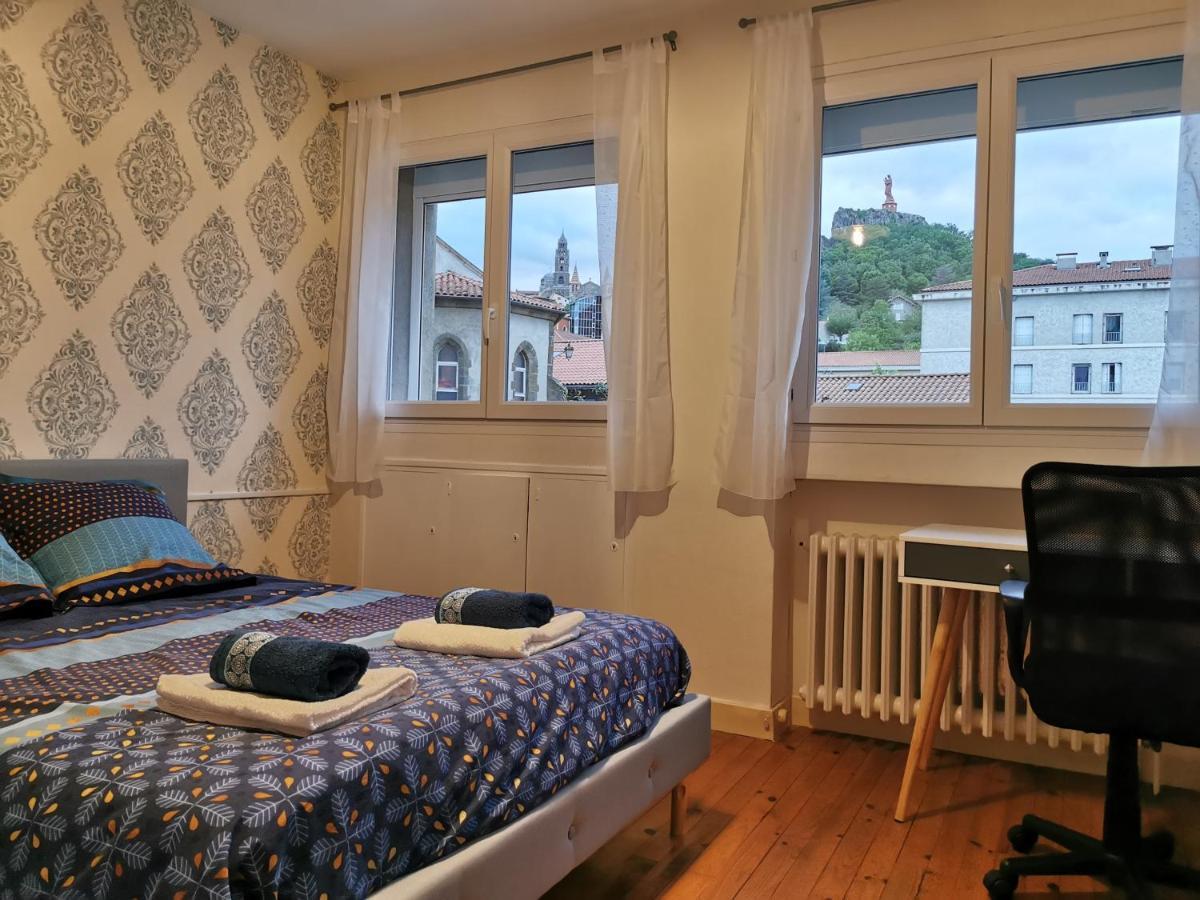 Chambre Privee Dans Appart Partage, Centre Ville, Avec Vue Sur Les Monuments Le Puy-en-Velay Εξωτερικό φωτογραφία