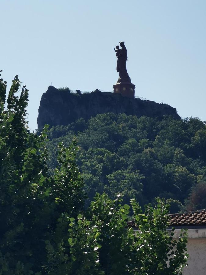 Chambre Privee Dans Appart Partage, Centre Ville, Avec Vue Sur Les Monuments Le Puy-en-Velay Εξωτερικό φωτογραφία